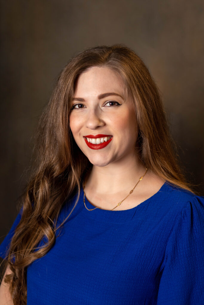 team member Jessica, an organizer for Blue Nest home.